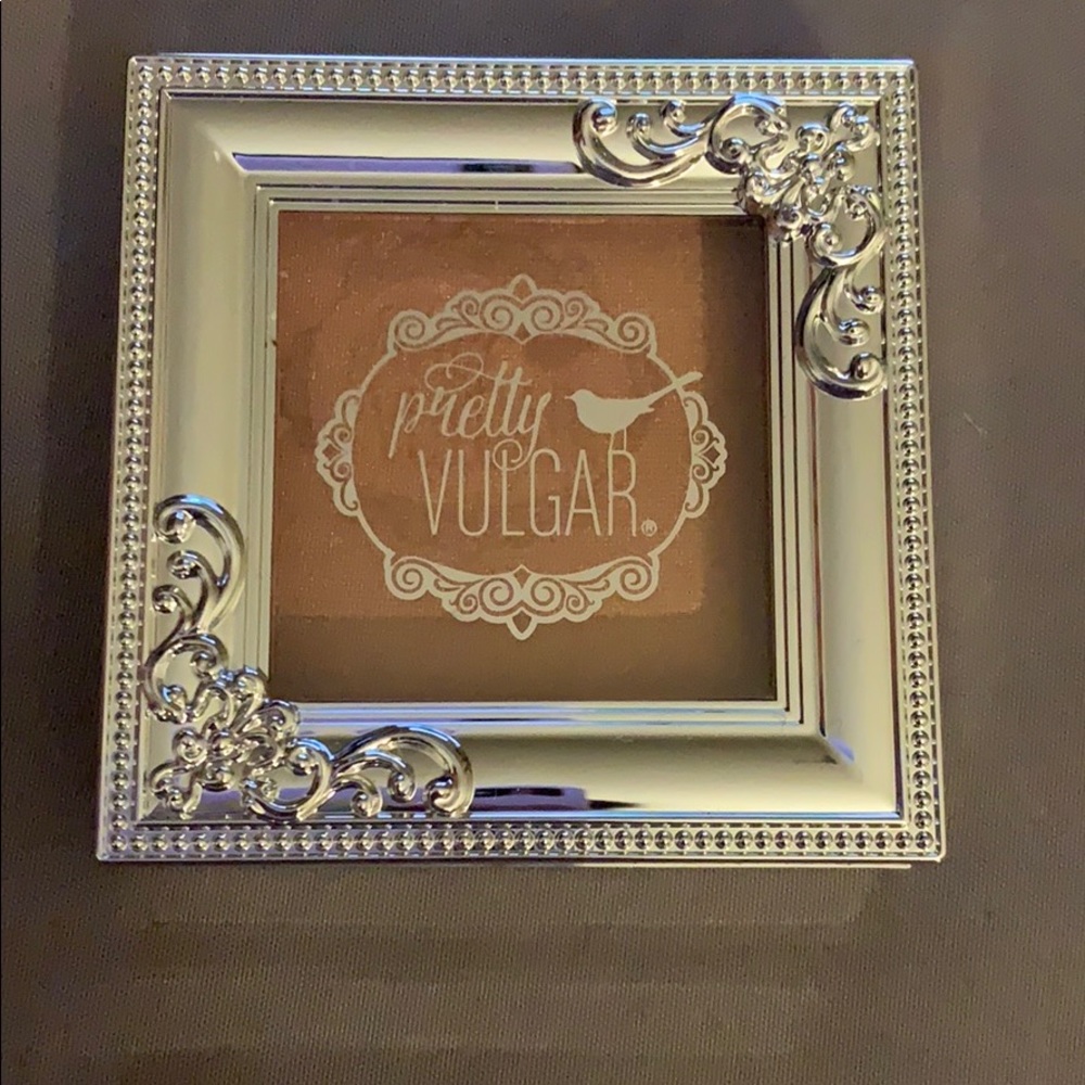 PRETTY BULGUR HIGHLIGHTER IN SHIMMERING SWAN